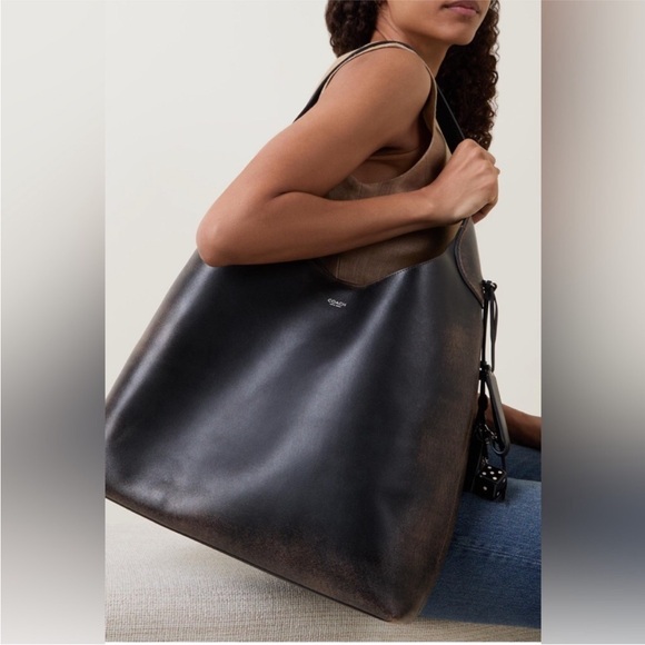 Coach Brooklyn Shoulder Bag 39 In Loved Leather With Bag Charm - Picture 16 of 16